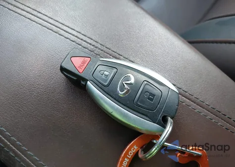 2017 Infiniti Qx30 Premium z USA, uszkodzony, nr VIN SJKCH5CR8HA018097